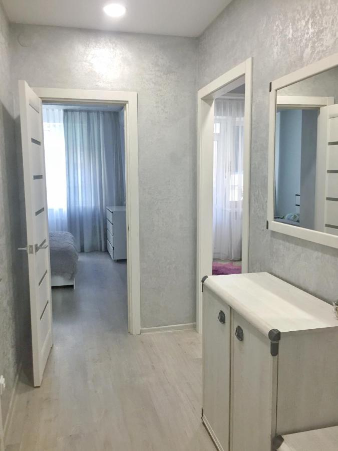 Сучасна Та Простора Квартира В Гарному Районі Міста Біля Парку Irpin Exterior foto